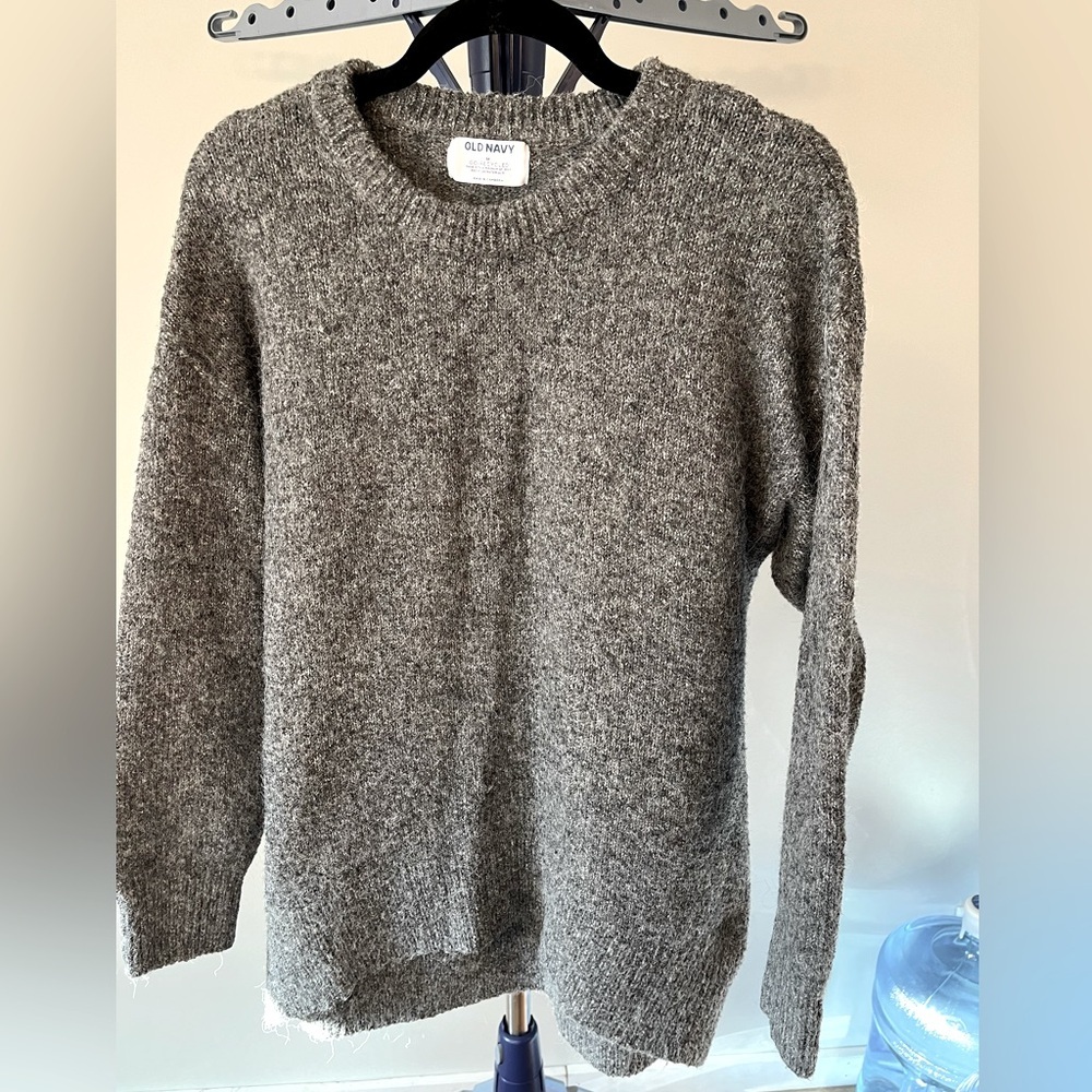 Old navy sweater size medium